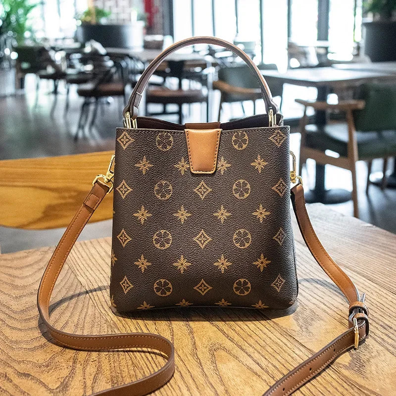 Luxury Women's Shoulder Bags Designer Backpack Crossbody Shoulder Purses Handbag Women Clutch Travel tote Bag