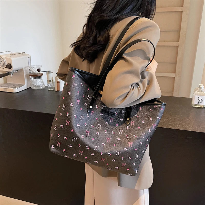 Women PU Simple Carrying Bag Large Capacity Trendy Tote Handbag Zipper Closure Stylish Shoulder Purse Soft Commuting Bag