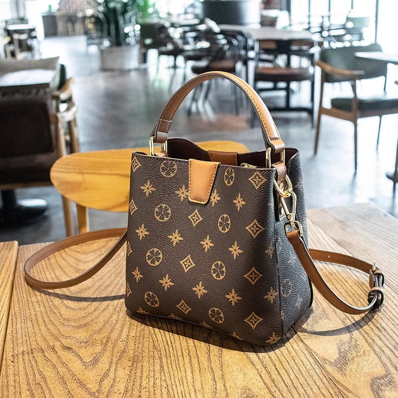 Luxury Women's Shoulder Bags Designer Backpack Crossbody Shoulder Purses Handbag Women Clutch Travel tote Bag