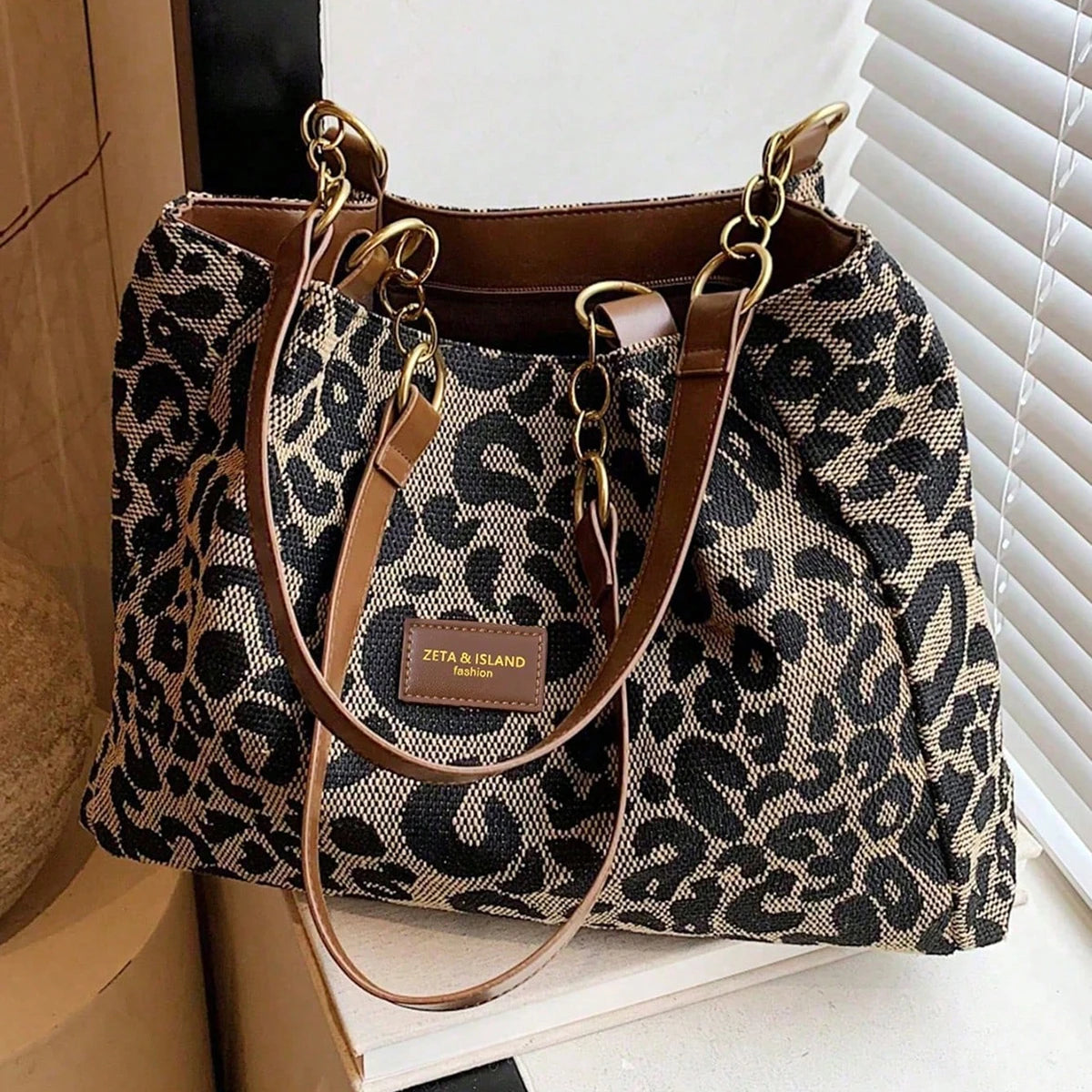Fashionable contrasting leopard print design women's shoulder bag, retro and versatile popular large-capacity bag
