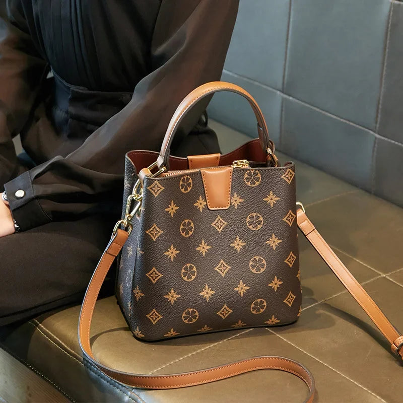 Luxury Women's Shoulder Bags Designer Backpack Crossbody Shoulder Purses Handbag Women Clutch Travel tote Bag