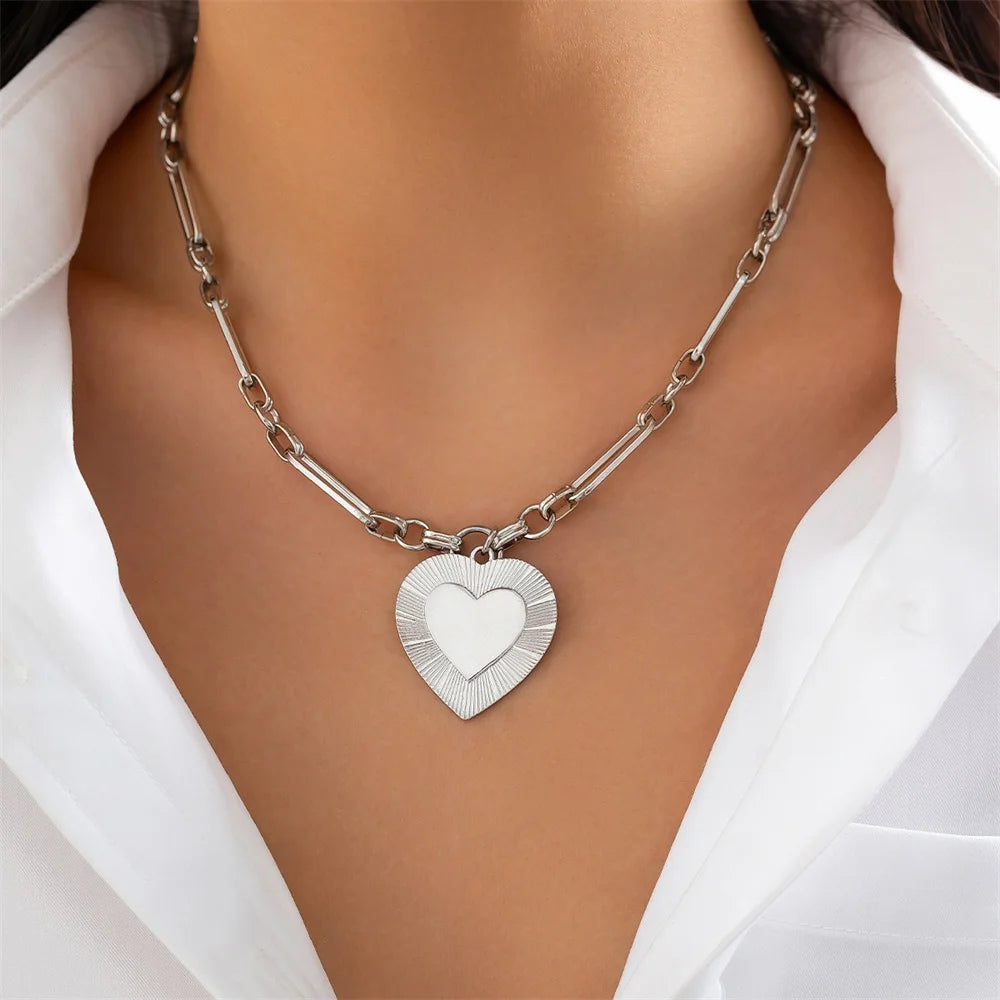Punk Big Heart Pendant Necklace for Women Fashion Goth Metal Choker Necklace Charm Party Jewelry On The Neck Gifts