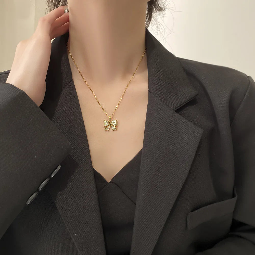 Romantic Baby’s Breath Bow Pendant Necklace – Titanium Steel Chain, Cute & Simple Jewelry