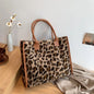 Plush bag female large capacity new autumn and winter hundreds of fashion plush shoulder bag college students Tote bag