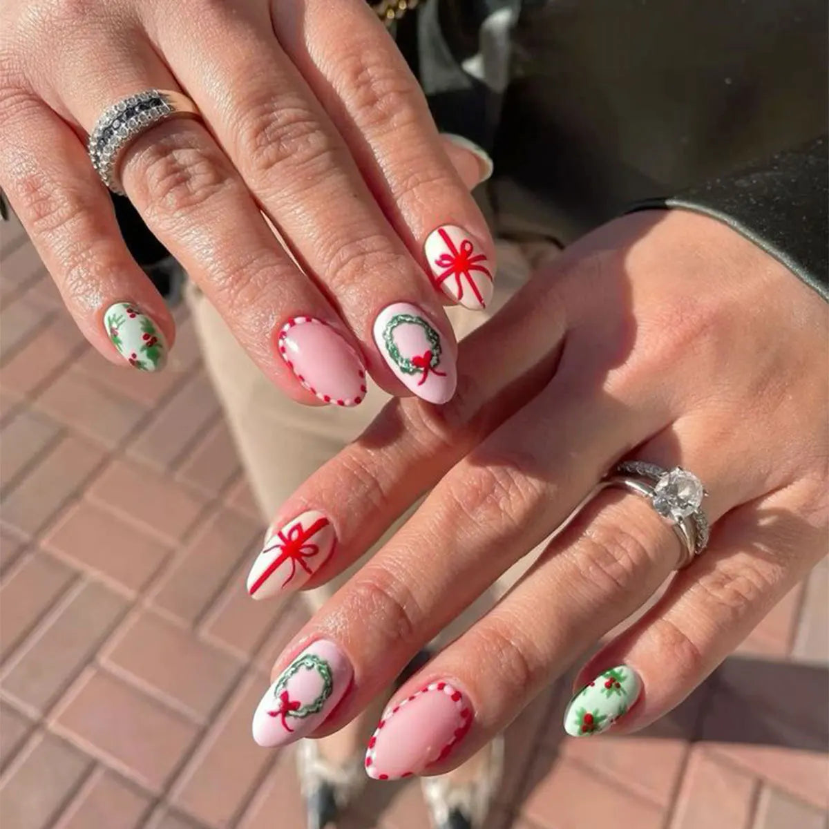 24PCS Christmas Green Monster Press-On Nails – Snowflake & Rhinestone Holiday Nail Art 💅🎄