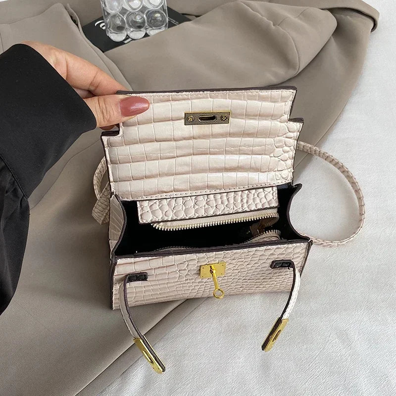 Ladies Messenger Bag Leather Handbags Shoulder Tote Fashionable Everyday Use