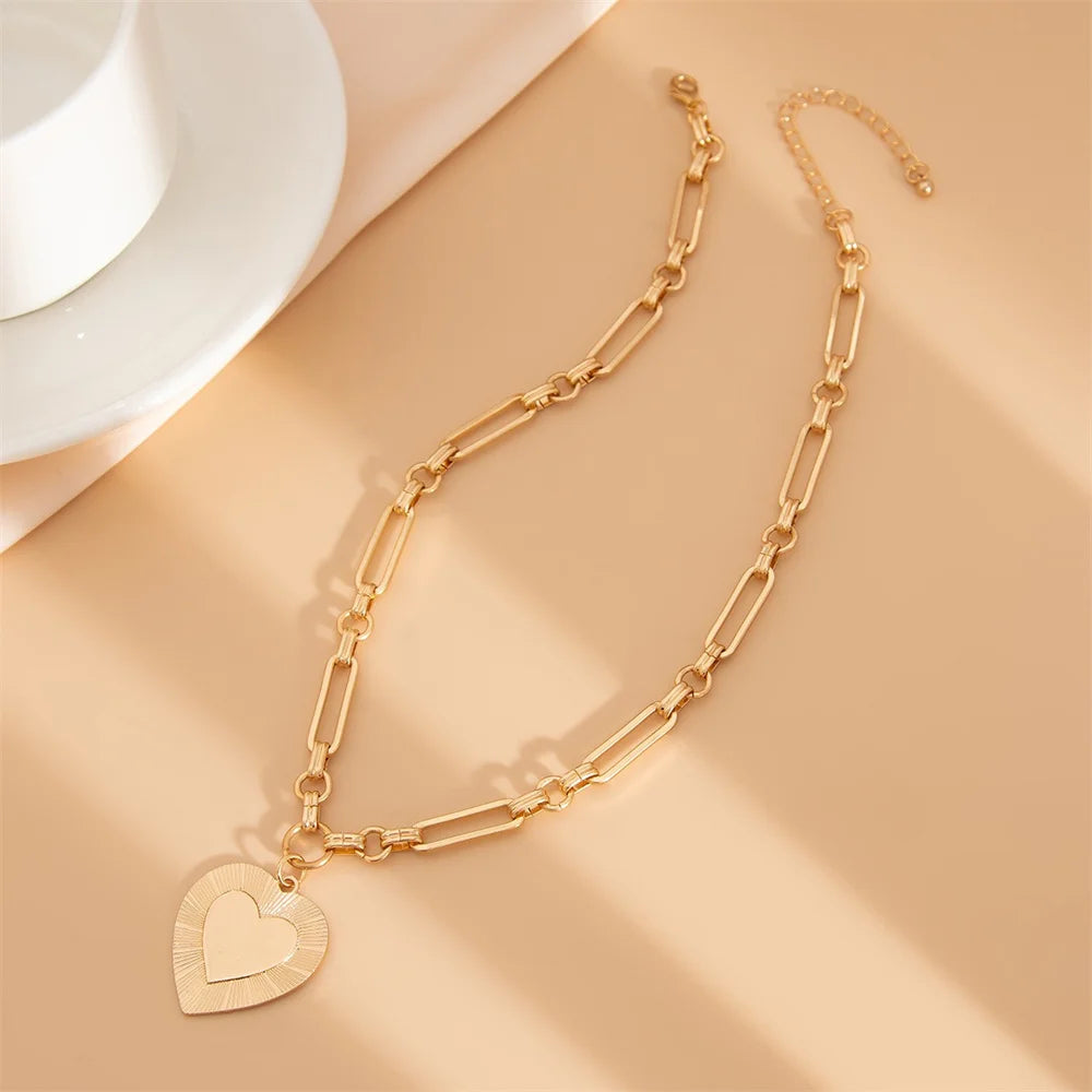 Punk Big Heart Pendant Necklace for Women Fashion Goth Metal Choker Necklace Charm Party Jewelry On The Neck Gifts