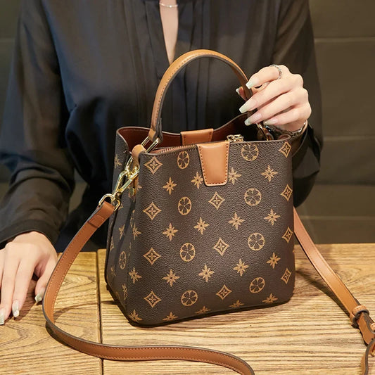 Luxury Women's Shoulder Bags Designer Backpack Crossbody Shoulder Purses Handbag Women Clutch Travel tote Bag
