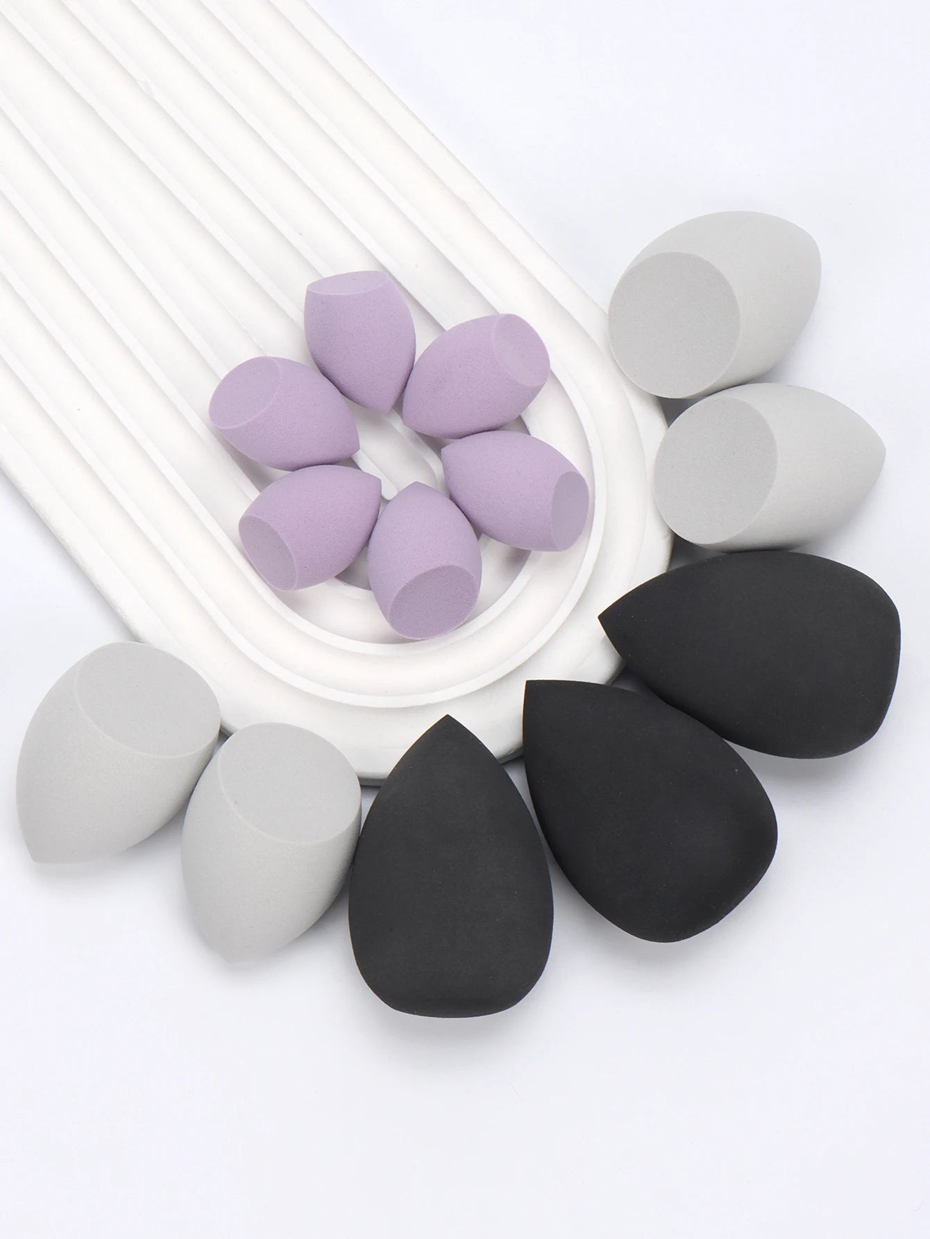 13 Large, Medium and Small Makeup Sponges, Which Become Larger When Exposed to Water, Do Not Contain Latex, Suitable for All Ski