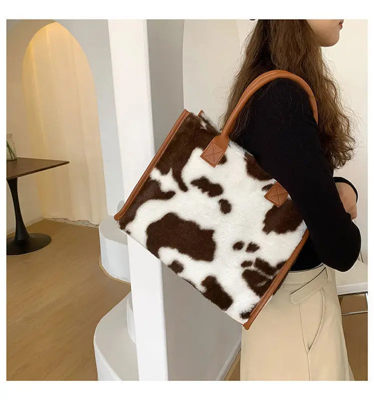 Plush bag female large capacity new autumn and winter hundreds of fashion plush shoulder bag college students Tote bag
