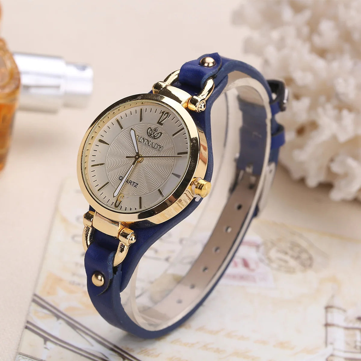 Women Watch Leather Strap Quartz Watches Ladies Casual Wristwatches Clock
