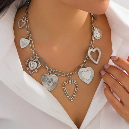 Punk Big Heart Pendant Necklace for Women Fashion Goth Metal Choker Necklace Charm Party Jewelry On The Neck Gifts